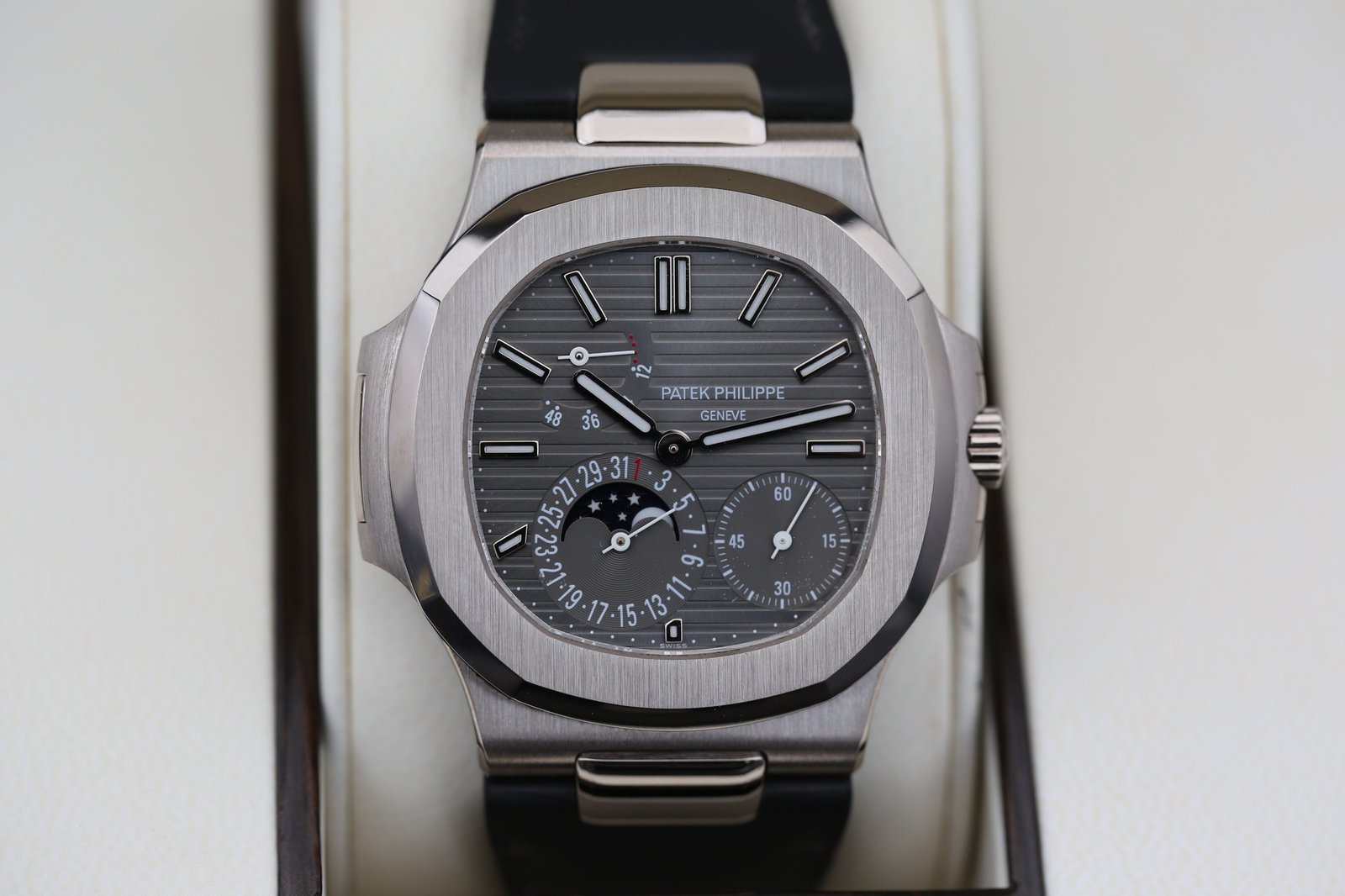 Patek Philippe 5712G-001 Grey NAULITUS 40mm 2008